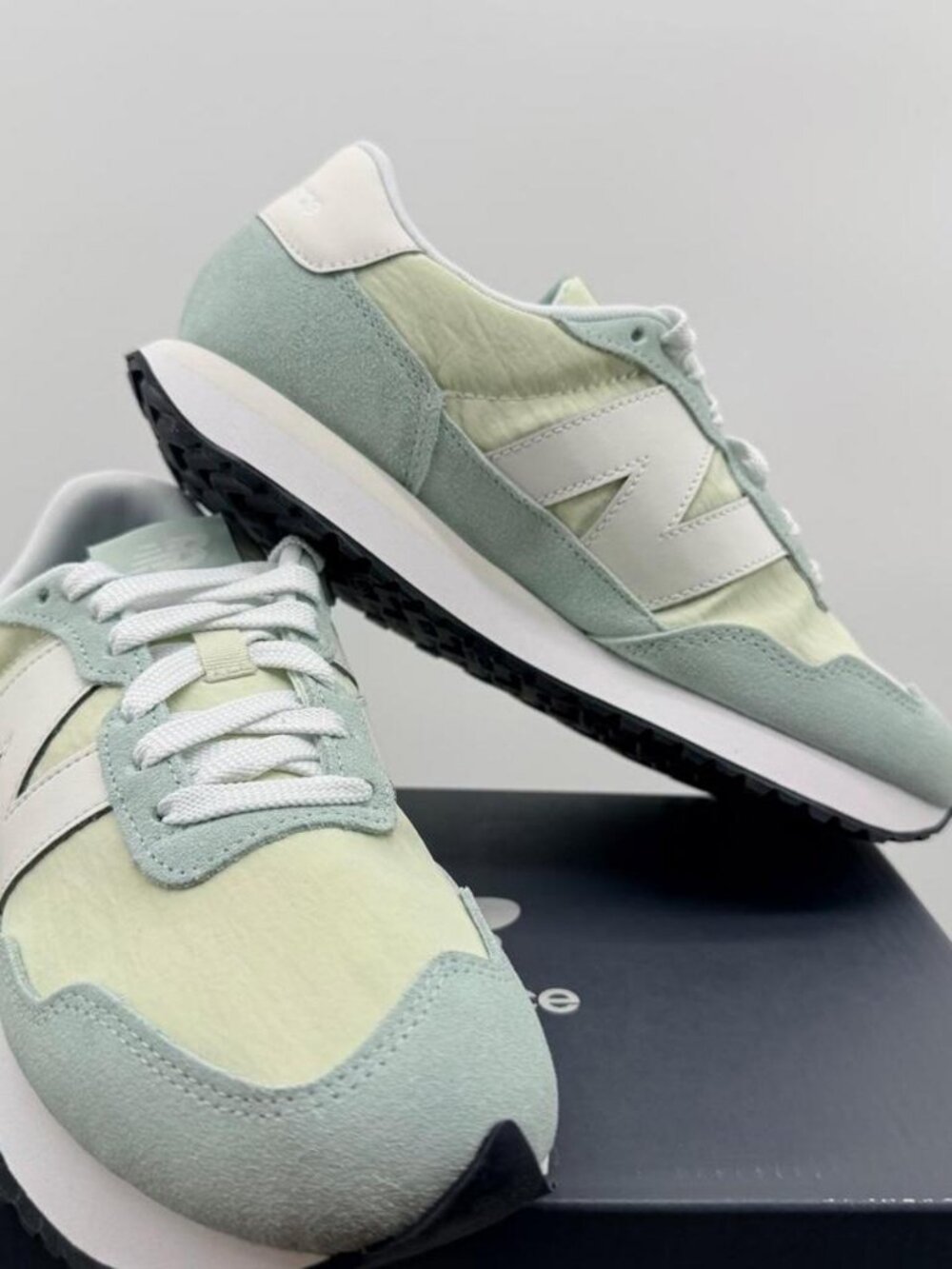 New Balance 574 white and green trainers size 9W #sneakers #lifestyle
